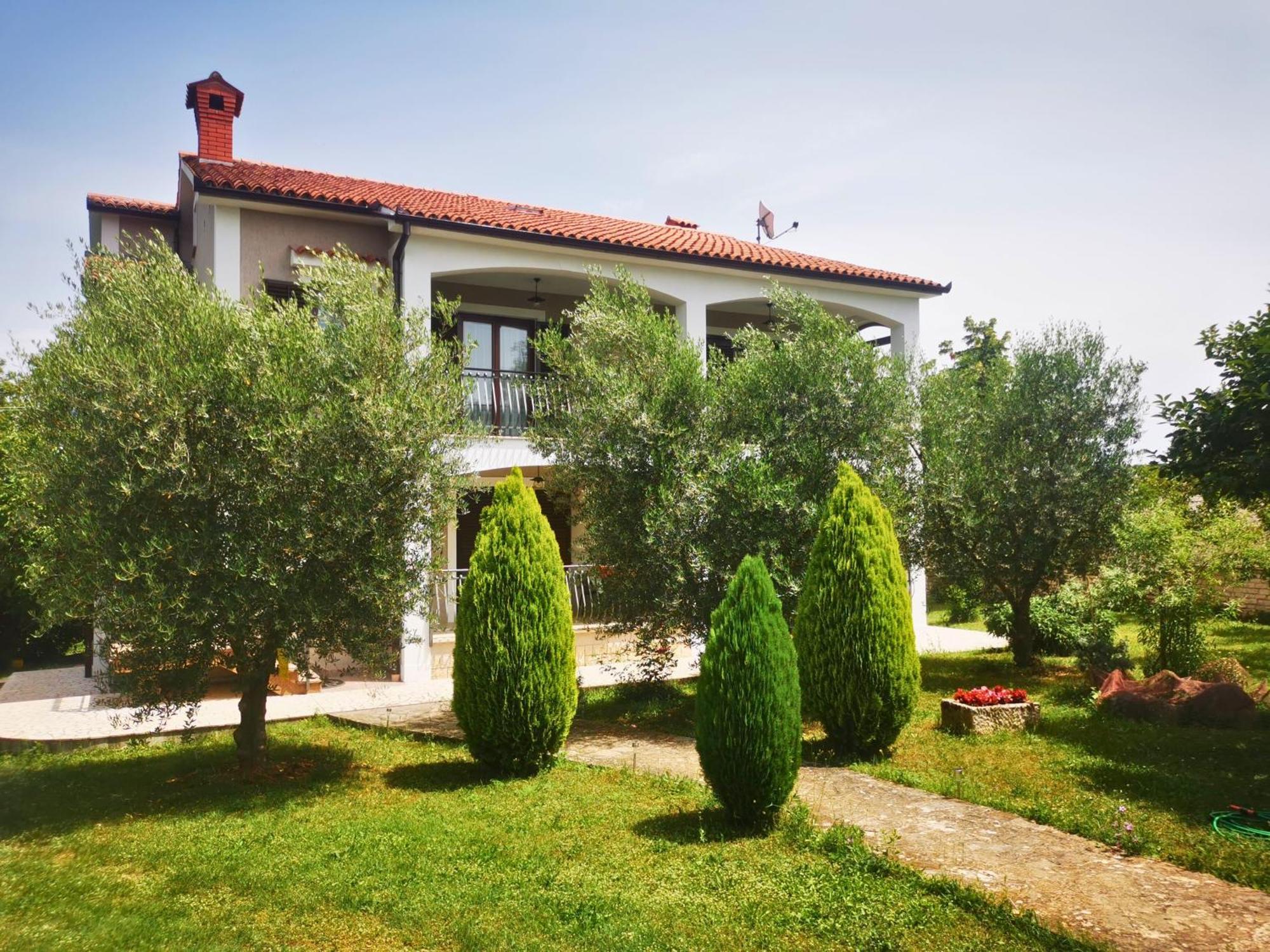 Garden Apartment Maria Vrsar Buitenkant foto