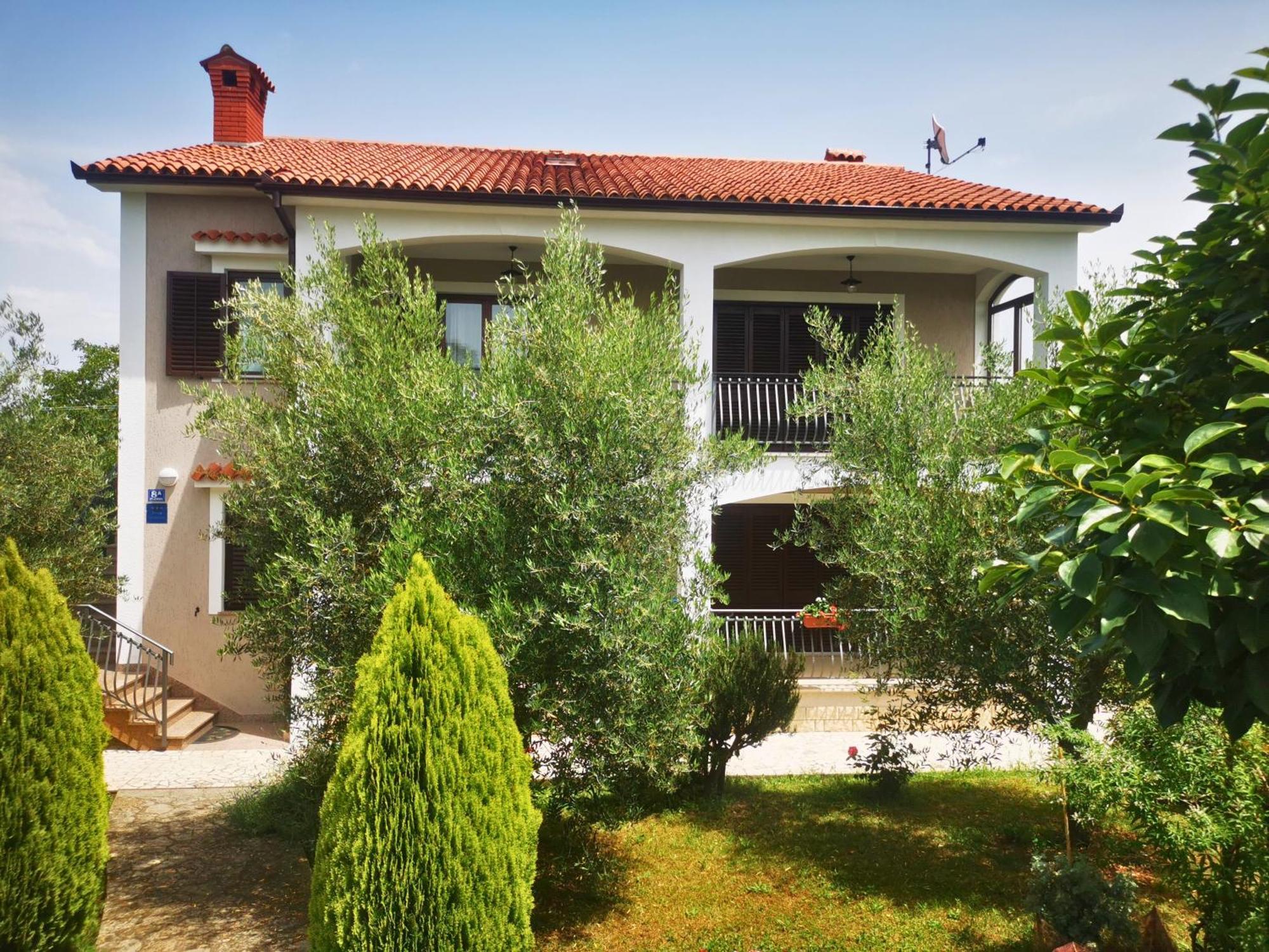 Garden Apartment Maria Vrsar Buitenkant foto